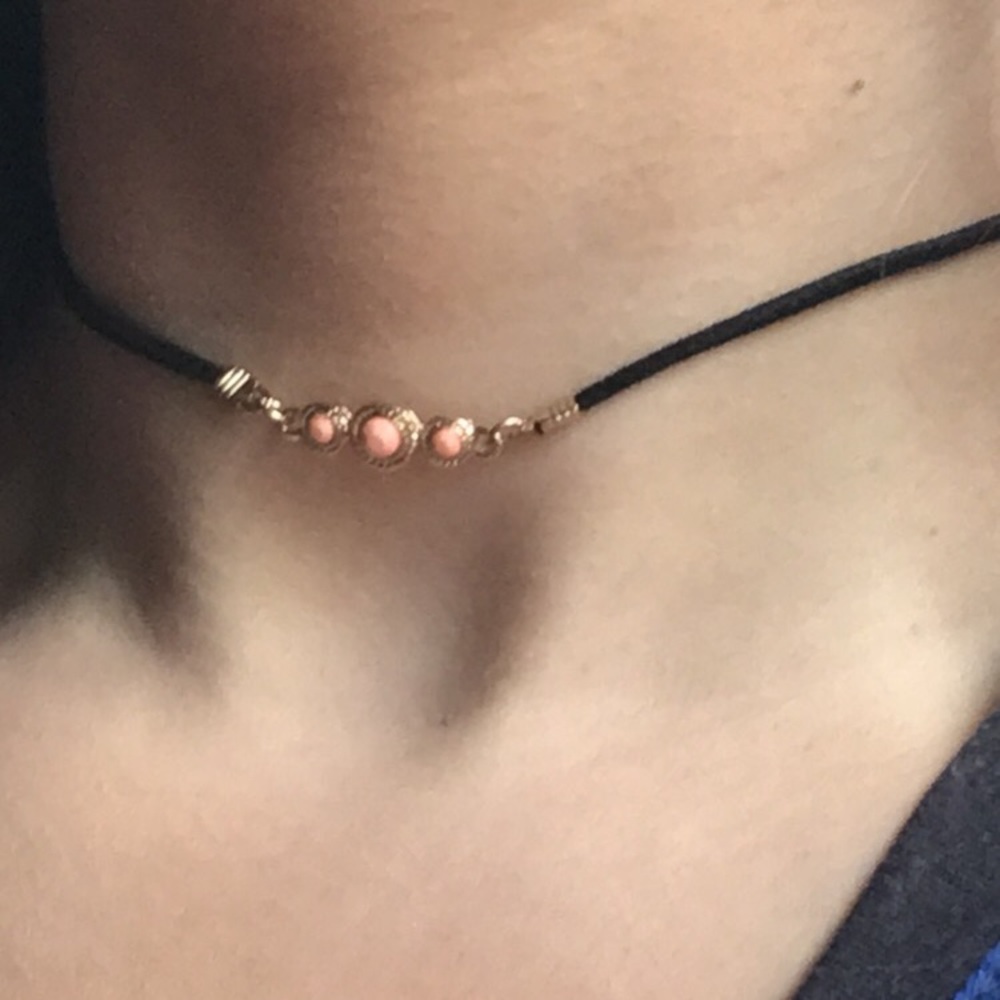 CHOKER NECKLACE